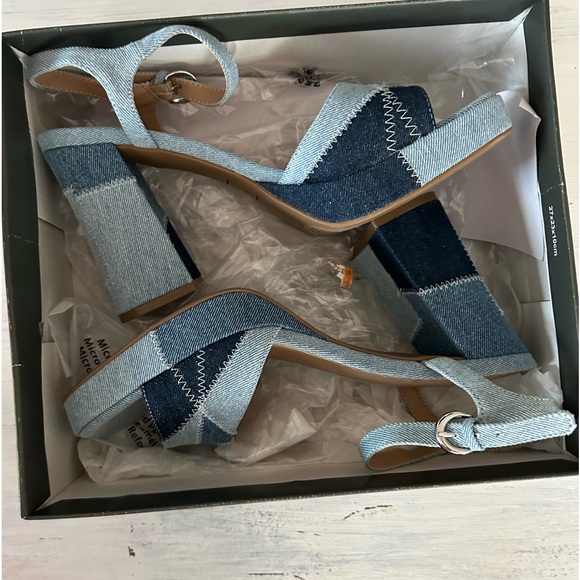 Women’s Heels - Picture 2 of 10